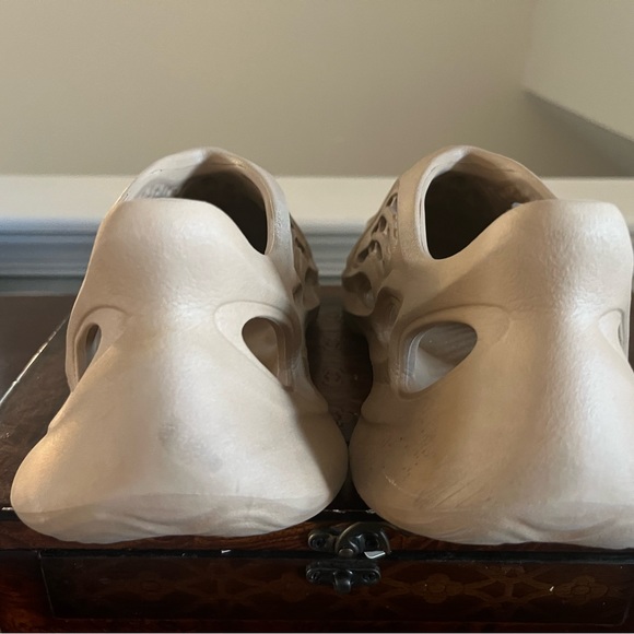 Light Tan Authentic Yeezys “Ochre” - Picture 3 of 5